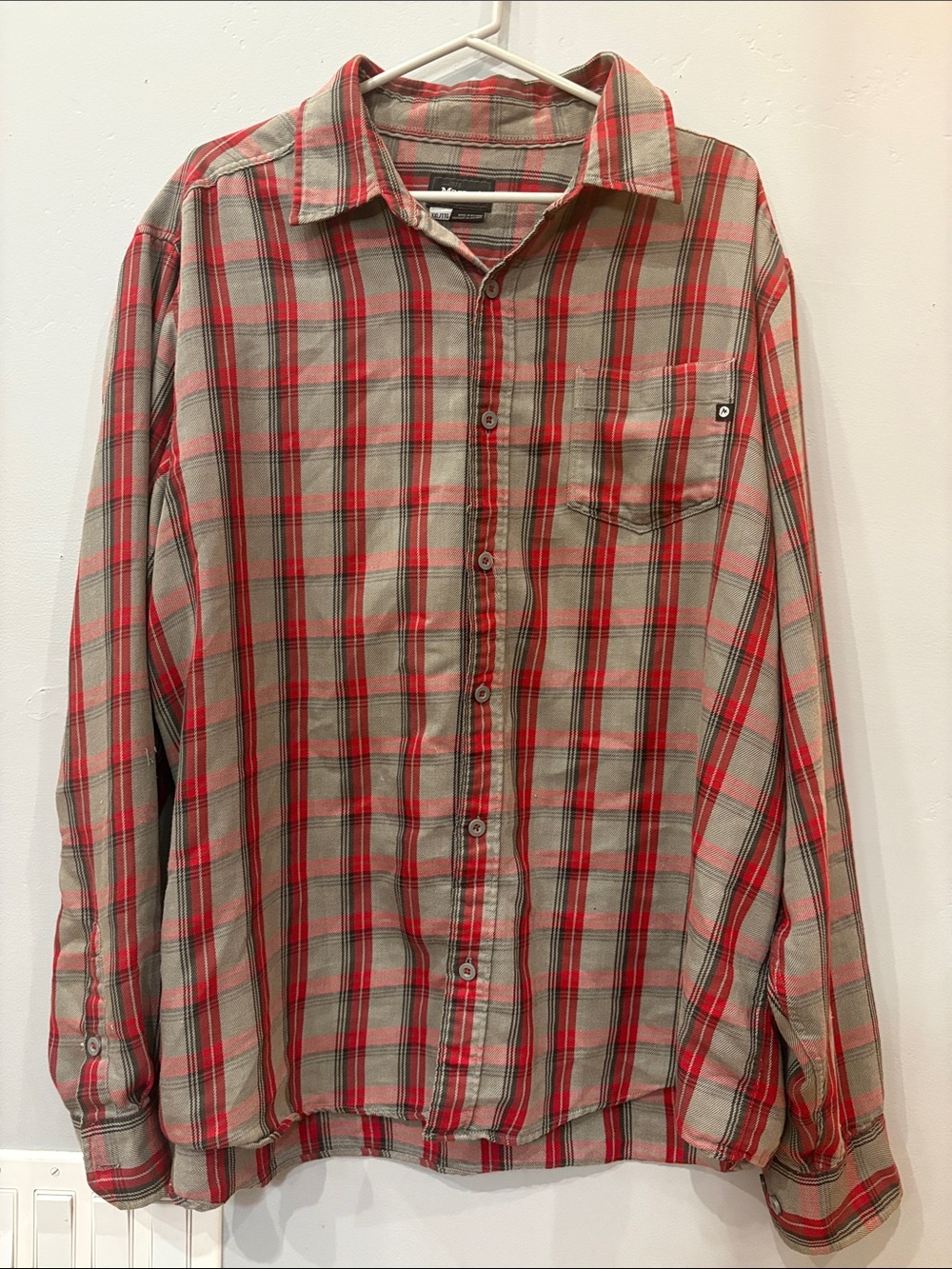 Marmot Men’s XXL Red Gray Plaid Lightweight Outdoor Button Down Shirt